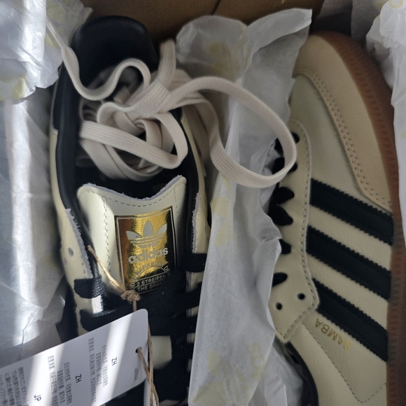 ⭐️40% Off⭐️ Adidas Samba OG Womens Cream and Black Sneakers - Picture 8 of 11